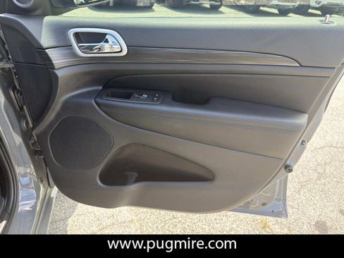 Used 2022 Jeep Grand Cherokee Laredo X RWD image 14