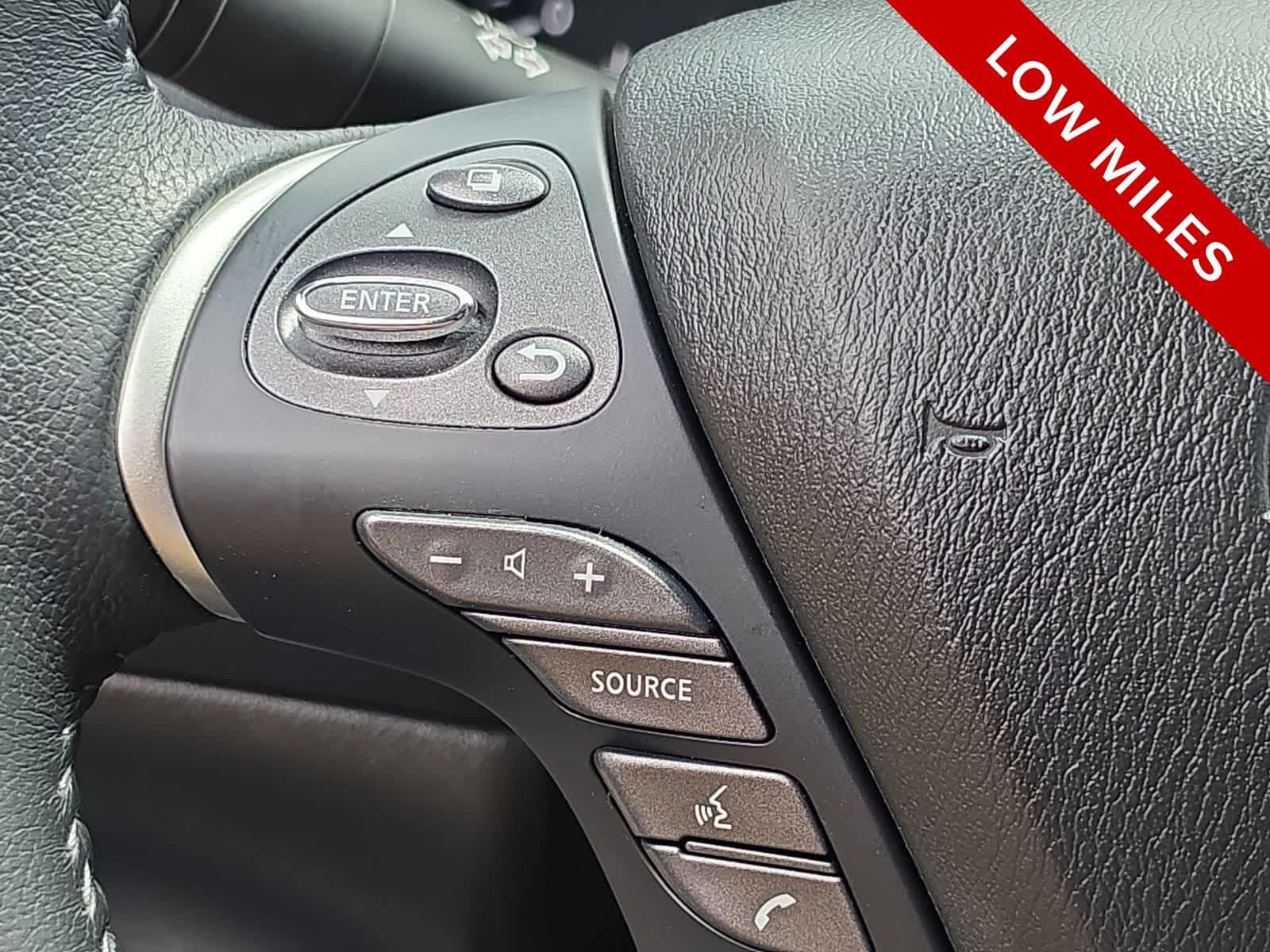 Used 2020 Nissan Pathfinder SV FWD image 27