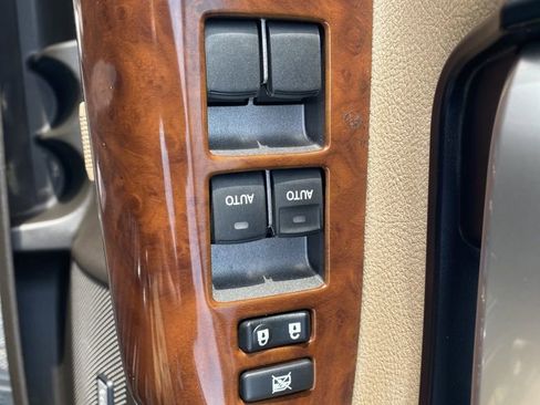 Used 2010 Toyota Sequoia Limited RWD image 10