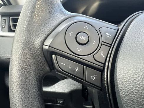 Used 2021 Toyota RAV4 XLE image 27