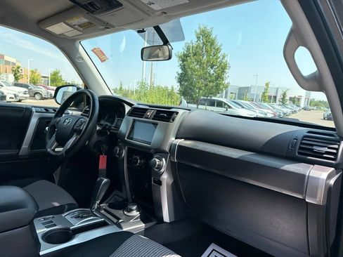 Used 2018 Toyota 4Runner SR5 AWD/4WD image 13