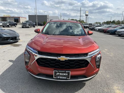 Used 2024 Chevrolet Trax LT w/ Driver Confidence Package FWD image 7