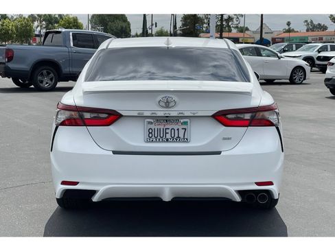 Used 2021 Toyota Camry SE w/ Carpet Mat Package (TMS) FWD image 4