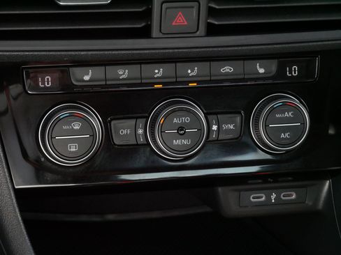 Certified 2023 Volkswagen Jetta SE FWD image 23