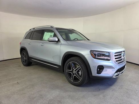 New 2026 Mercedes-Benz GLB 250 image 1