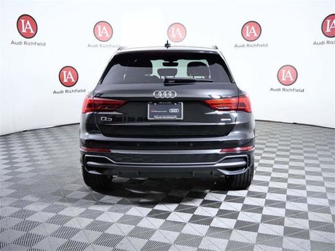 Certified 2025 Audi Q3 2.0T Premium w/ Convenience Package image 7