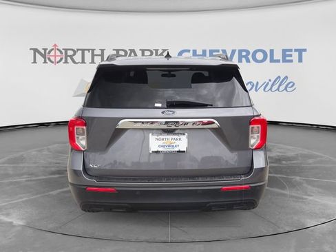 Used 2022 Ford Explorer XLT RWD image 4