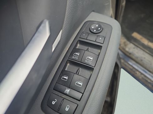 Used 2020 RAM 1500 Big Horn AWD/4WD image 9