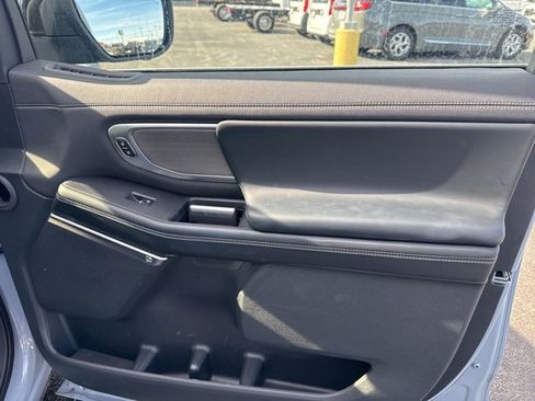 Used 2025 Ford Expedition Platinum w/ Driver's Package image 26