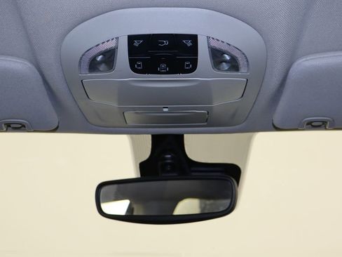 Used 2023 Chrysler Pacifica Touring-L FWD image 25