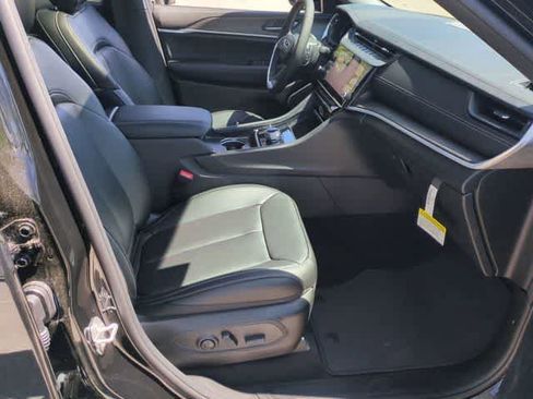 New 2026 Jeep Grand Cherokee L Limited AWD/4WD image 24