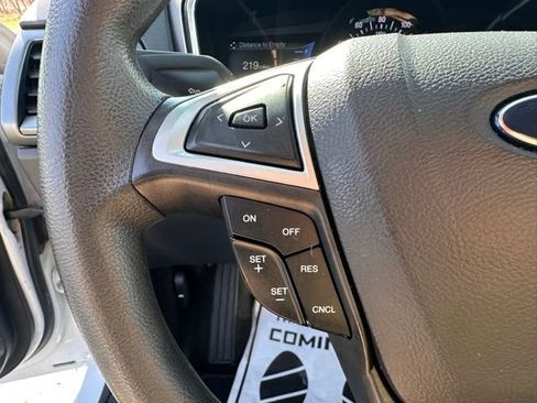 Used 2015 Ford Fusion SE FWD image 18