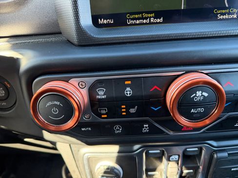 Used 2022 Jeep Gladiator Mojave w/ Cold Weather Group image 22