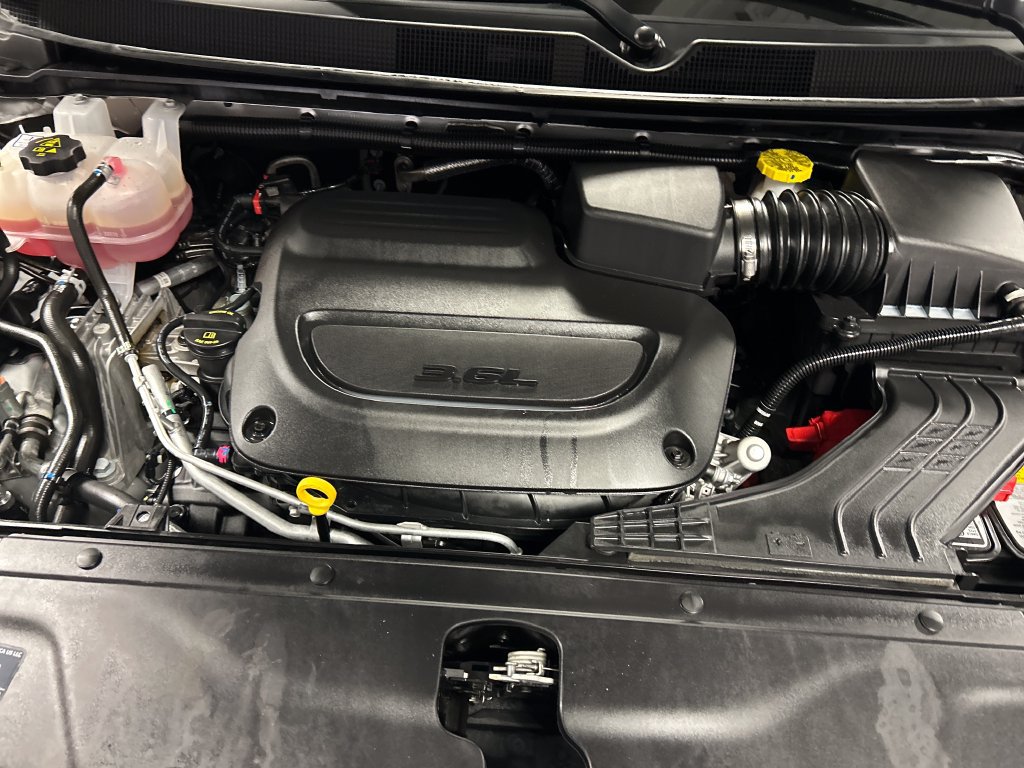 Used 2026 Chrysler Pacifica Select FWD image 27