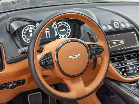 Used 2024 Aston Martin DBX 707 image 11