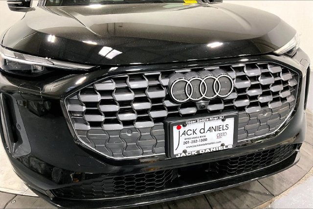 Certified 2025 Audi Q5 Premium AWD/4WD image 23