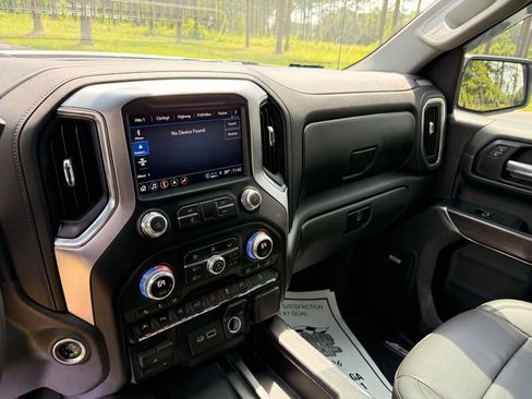 Used 2021 GMC Sierra 1500 SLT w/ SLT Premium Plus Package AWD/4WD image 19
