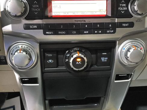 Used 2012 Toyota 4Runner SR5 w/ Convenience Pkg image 18