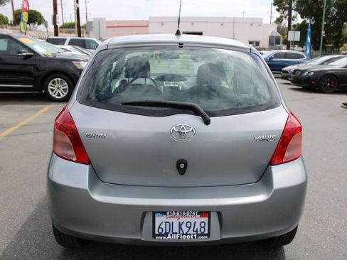 Used 2008 Toyota Yaris 2-Door Hatchback image 5