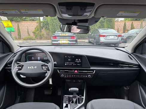 Used 2026 Kia Niro LX FWD image 31