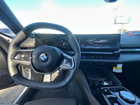 Certified 2025 BMW 530i image 12