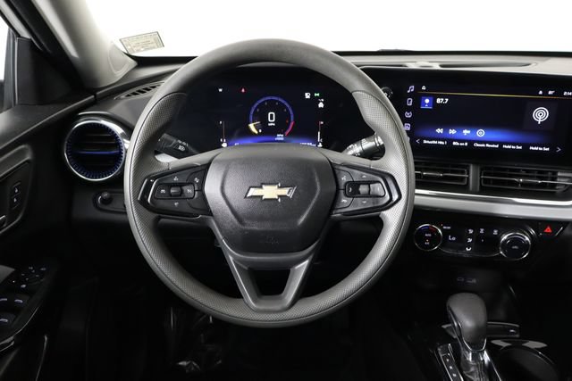 Used 2026 Chevrolet Trax LT FWD image 7