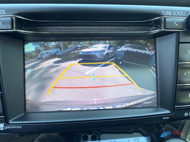 Used 2018 Toyota RAV4 XLE FWD image 28