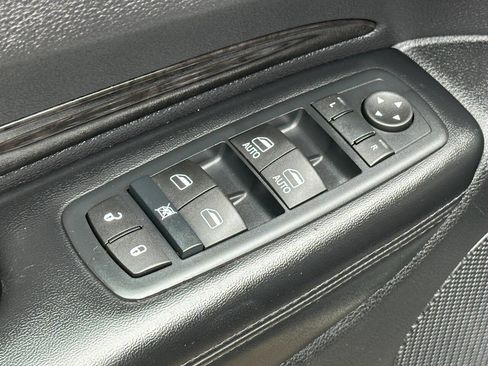 Used 2016 Dodge Durango Limited w/ Nav & Power Liftgate Group image 17