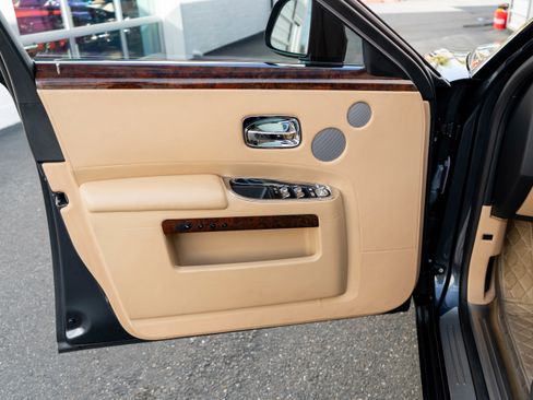 Used 2014 Rolls-Royce Ghost RWD image 10