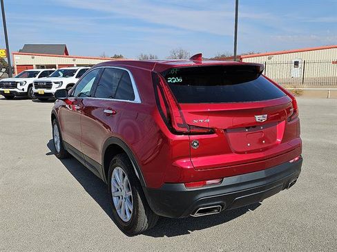 Used 2023 Cadillac XT4 Luxury image 3
