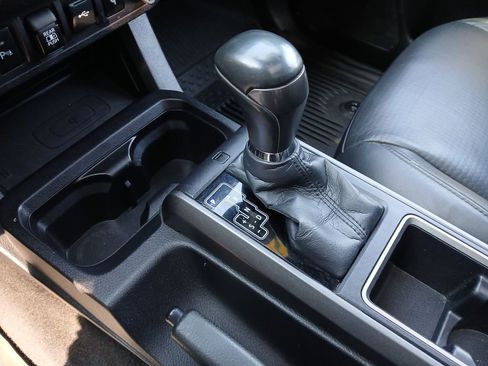 Used 2021 Toyota Tacoma TRD Off-Road w/ TRD Premium Off Road Package AWD/4WD image 39