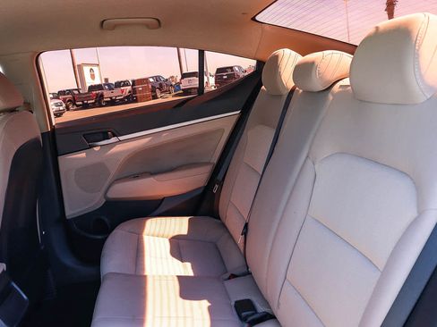 Used 2017 Hyundai Elantra SE w/ SE A/T Tech Package 03 image 22