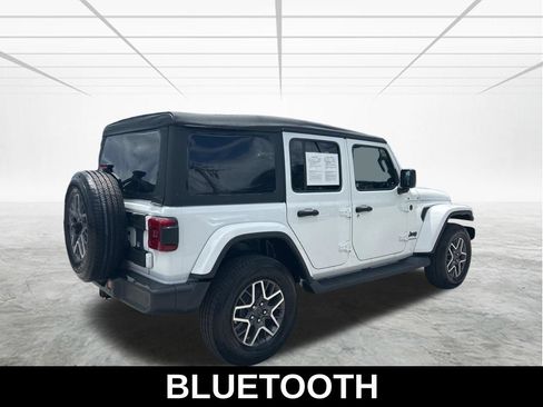Used 2025 Jeep Wrangler Unlimited Sahara AWD/4WD image 5