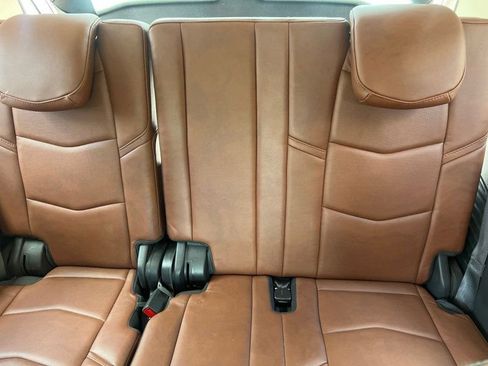 Used 2019 Cadillac Escalade Premium Luxury AWD/4WD image 19