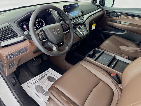 New 2026 Honda Odyssey Touring image 14