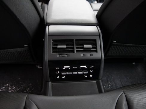 Certified 2024 Porsche Panamera 4 image 23