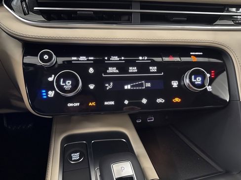 Certified 2025 INFINITI QX60 Luxe w/ Vision Package image 20