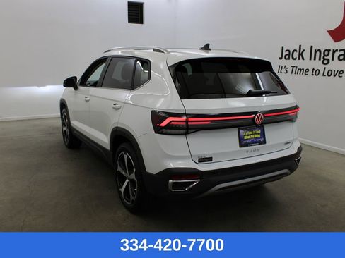New 2026 Volkswagen Taos SEL image 2