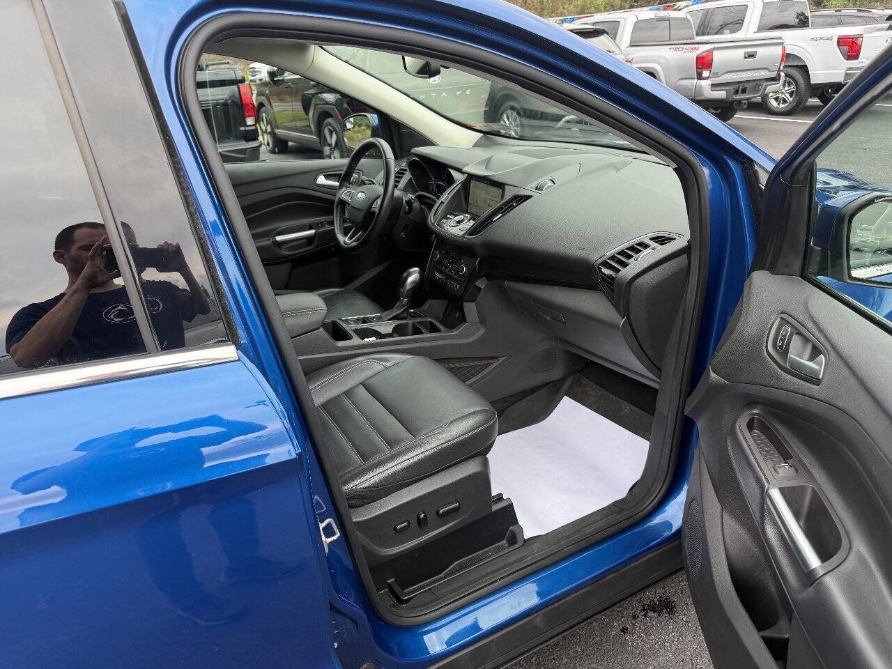 Used 2019 Ford Escape Titanium AWD/4WD image 6