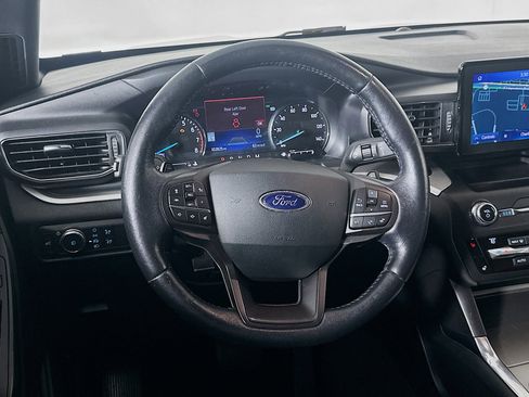 Used 2020 Ford Explorer XLT w/ Equipment Group 202A image 18