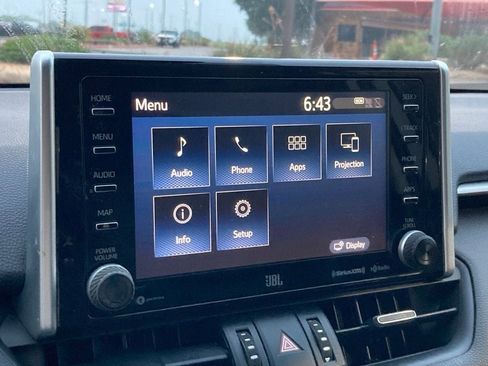 Used 2019 Toyota RAV4 XLE Premium FWD image 19