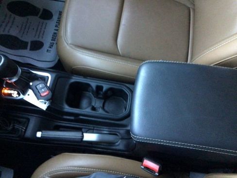 Used 2021 Jeep Wrangler Unlimited Rubicon image 20