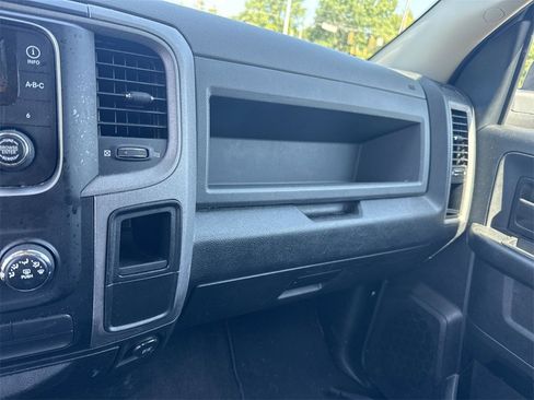 Used 2017 RAM 1500 Express image 9