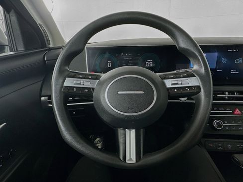 Certified 2025 Hyundai Tucson SE image 10