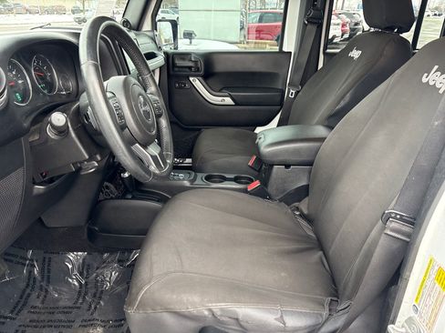 Used 2014 Jeep Wrangler Unlimited Sahara w/ Max Tow Package image 9