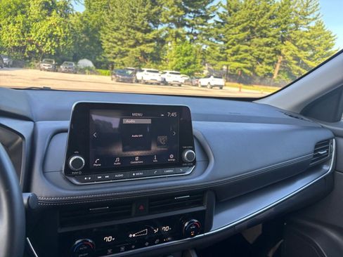 Used 2025 Nissan Rogue SV AWD/4WD image 37