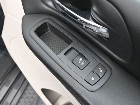 Used 2017 Dodge Grand Caravan SE w/ Power Window Group image 43