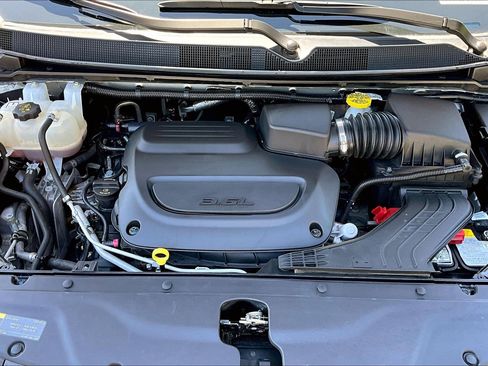 Used 2024 Chrysler Pacifica Touring-L FWD image 31