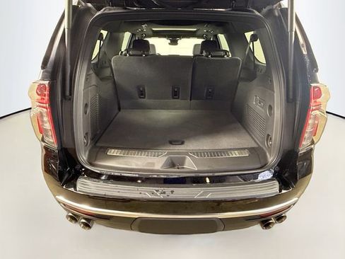 Used 2024 Chevrolet Suburban High Country image 29