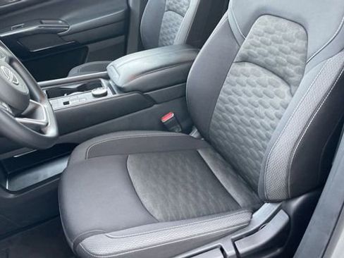 Used 2024 Nissan Pathfinder S image 11